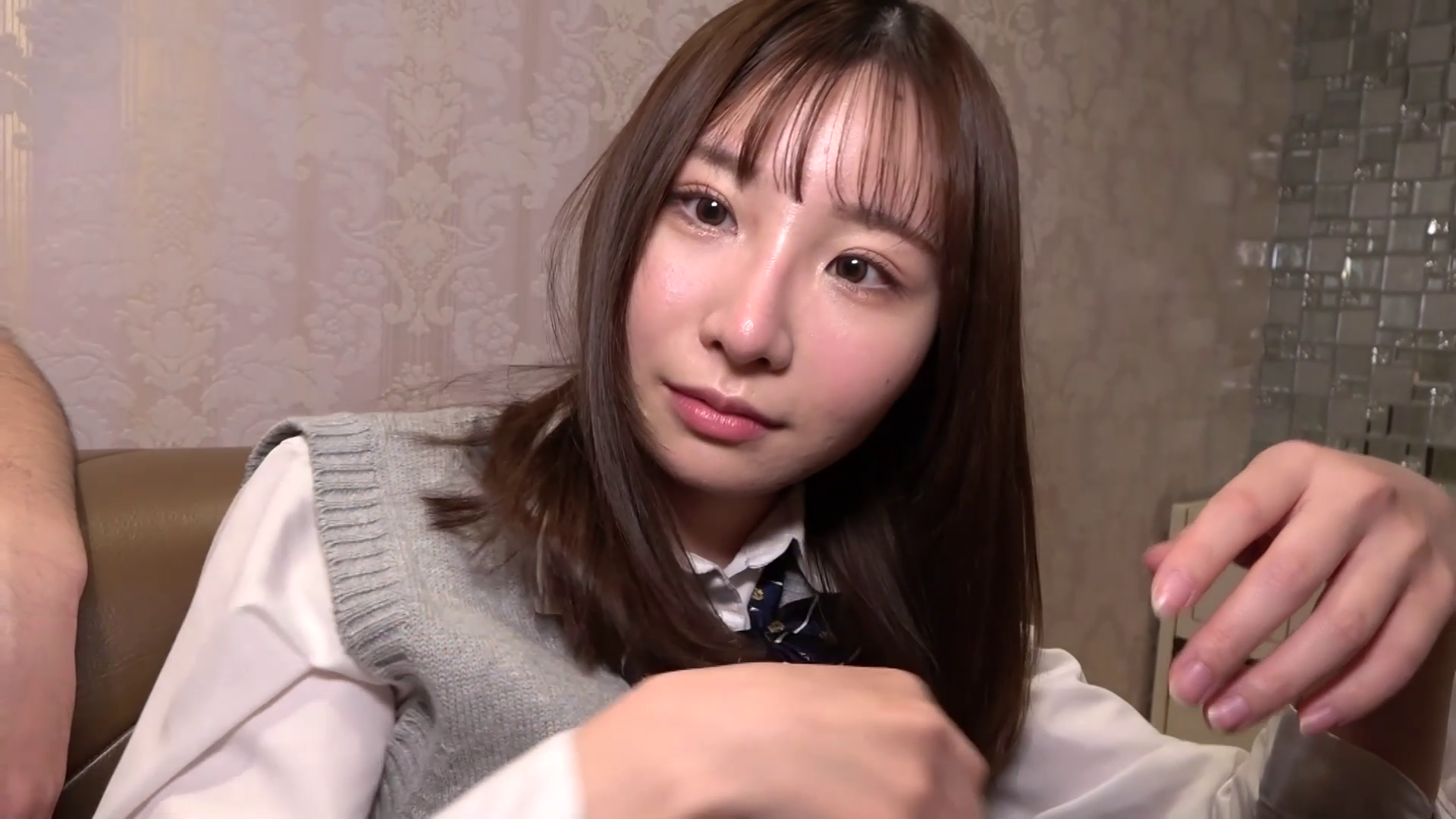 #1 パコ撮りNo.51 静脈が透き通る白肌のスレンダーJ●が「外出しでしょ？」聞いてきた唇をキスで塞ぎこっそり中出し！2回目がこっそりじゃない中出し！