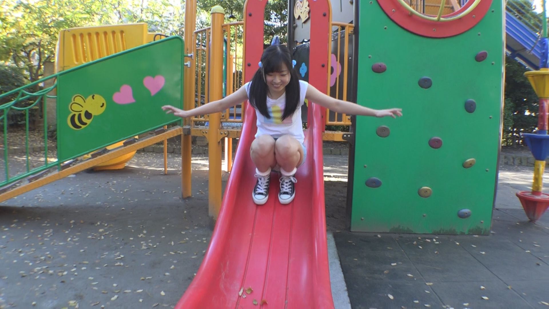 #1 野外連れまわしゲリラ露出ド変態な●井紗也ちゃんとハプバーで中出しぶっかけ輪●●●